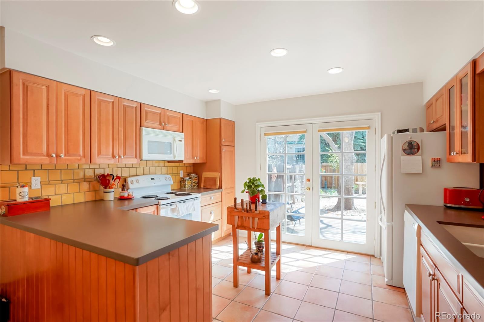 MLS Image #8 for 1578 s syracuse street,denver, Colorado