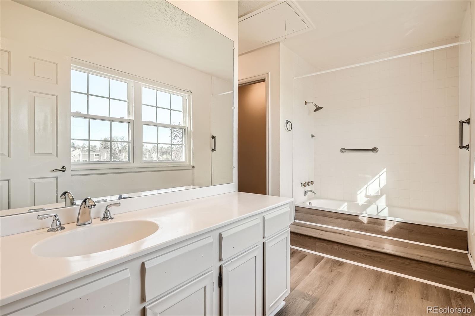 MLS Image #21 for 2122 s victor street,aurora, Colorado