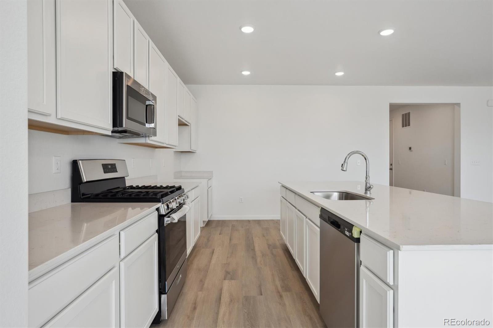 MLS Image #12 for 24740 e 39th avenue,aurora, Colorado