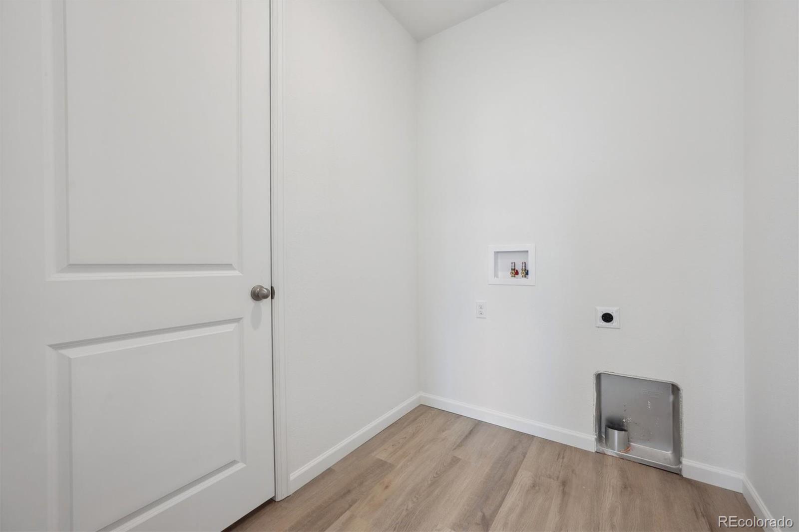 MLS Image #14 for 24740 e 39th avenue,aurora, Colorado
