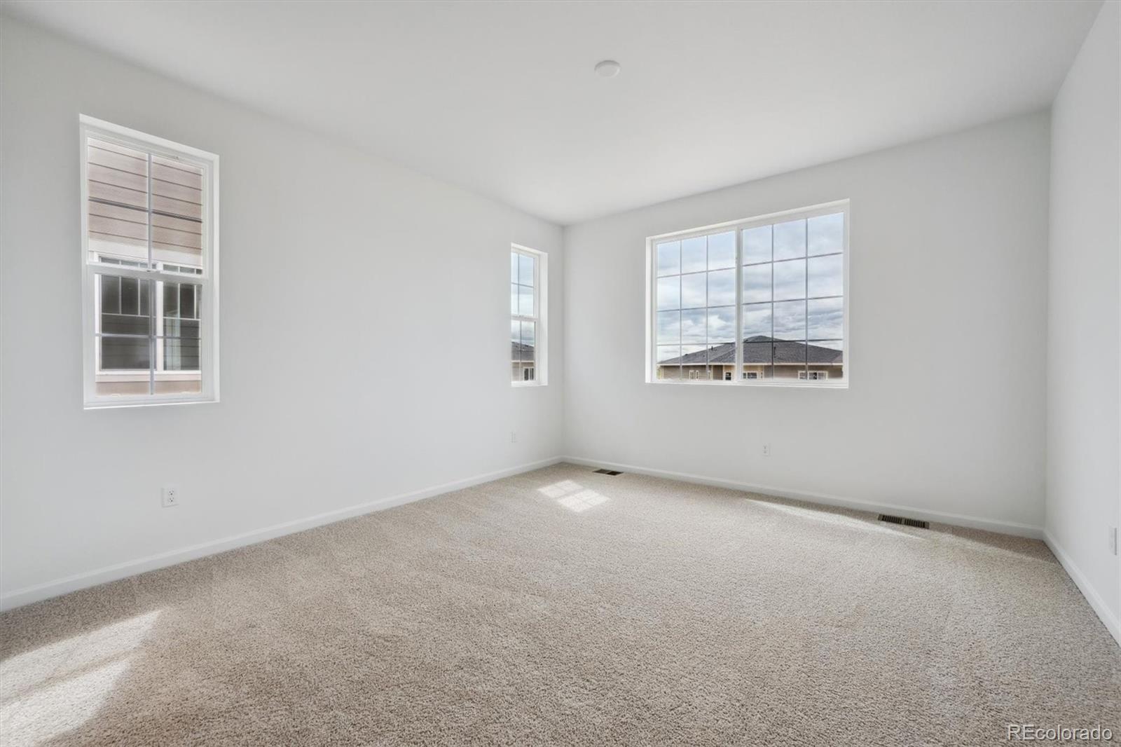 MLS Image #15 for 24740 e 39th avenue,aurora, Colorado