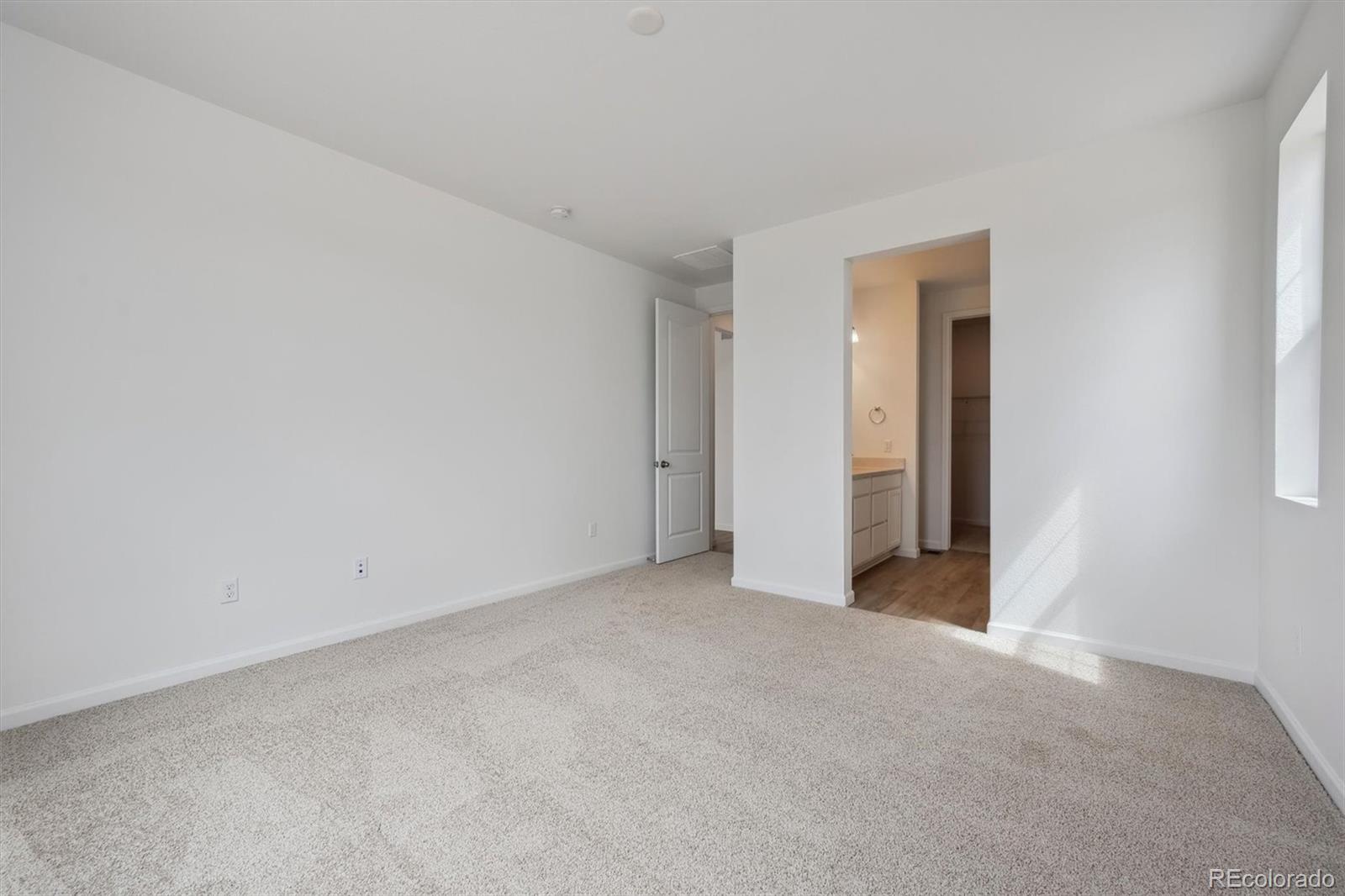 MLS Image #16 for 24740 e 39th avenue,aurora, Colorado