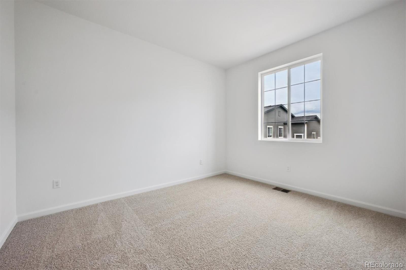 MLS Image #6 for 24740 e 39th avenue,aurora, Colorado