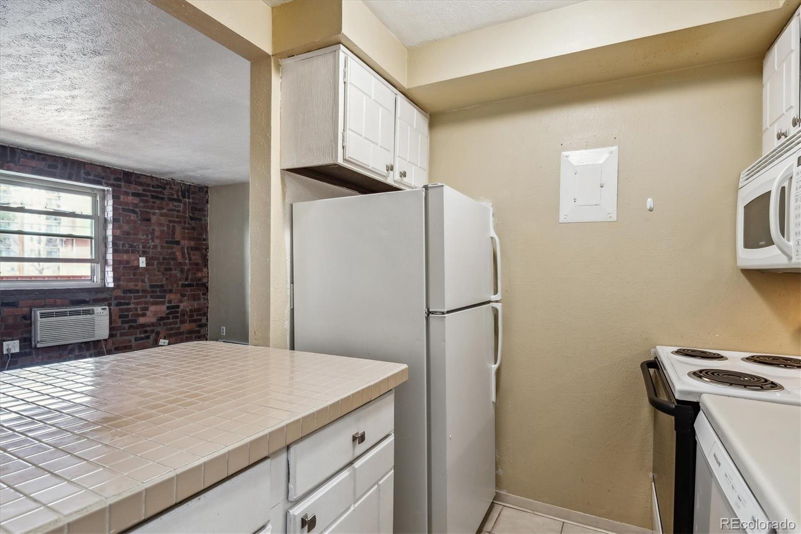 MLS Image #10 for 625 n pennsylvania street,denver, Colorado