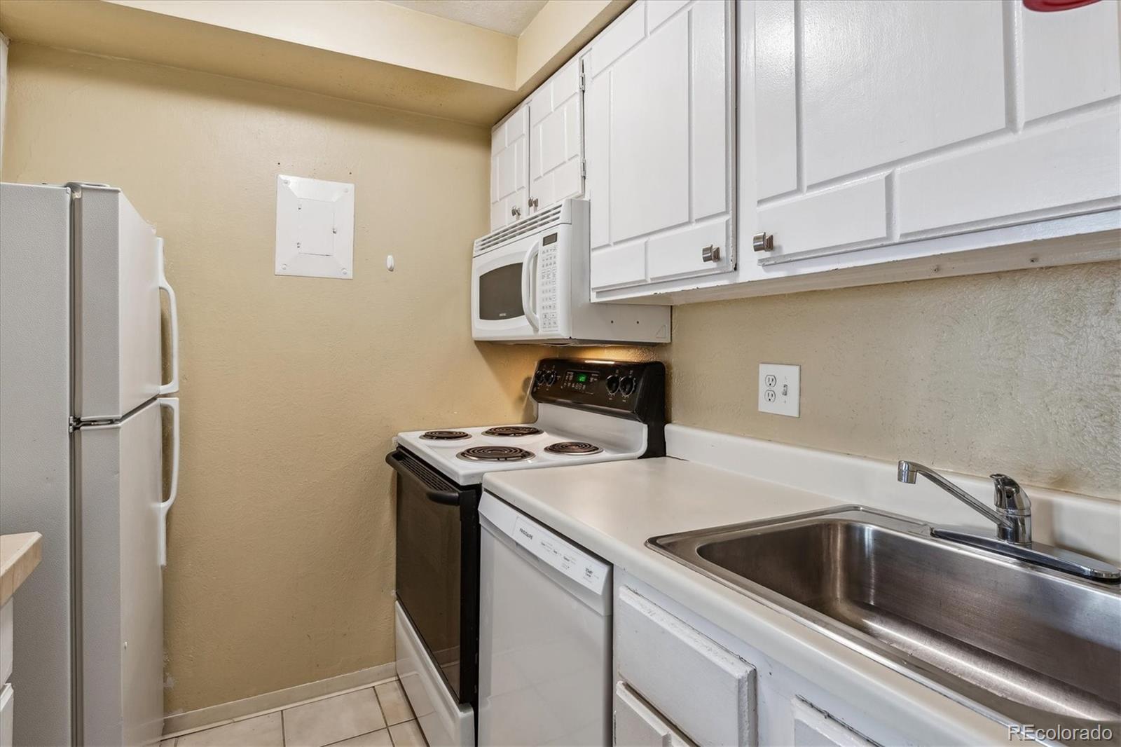 MLS Image #3 for 625 n pennsylvania street,denver, Colorado