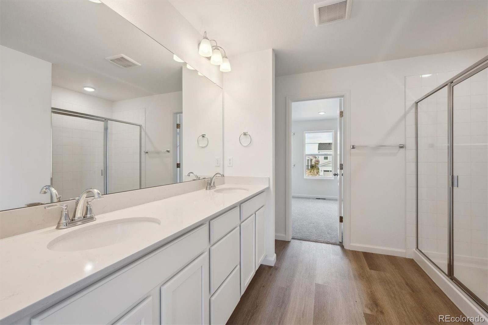 MLS Image #15 for 24790 e 39th avenue,aurora, Colorado