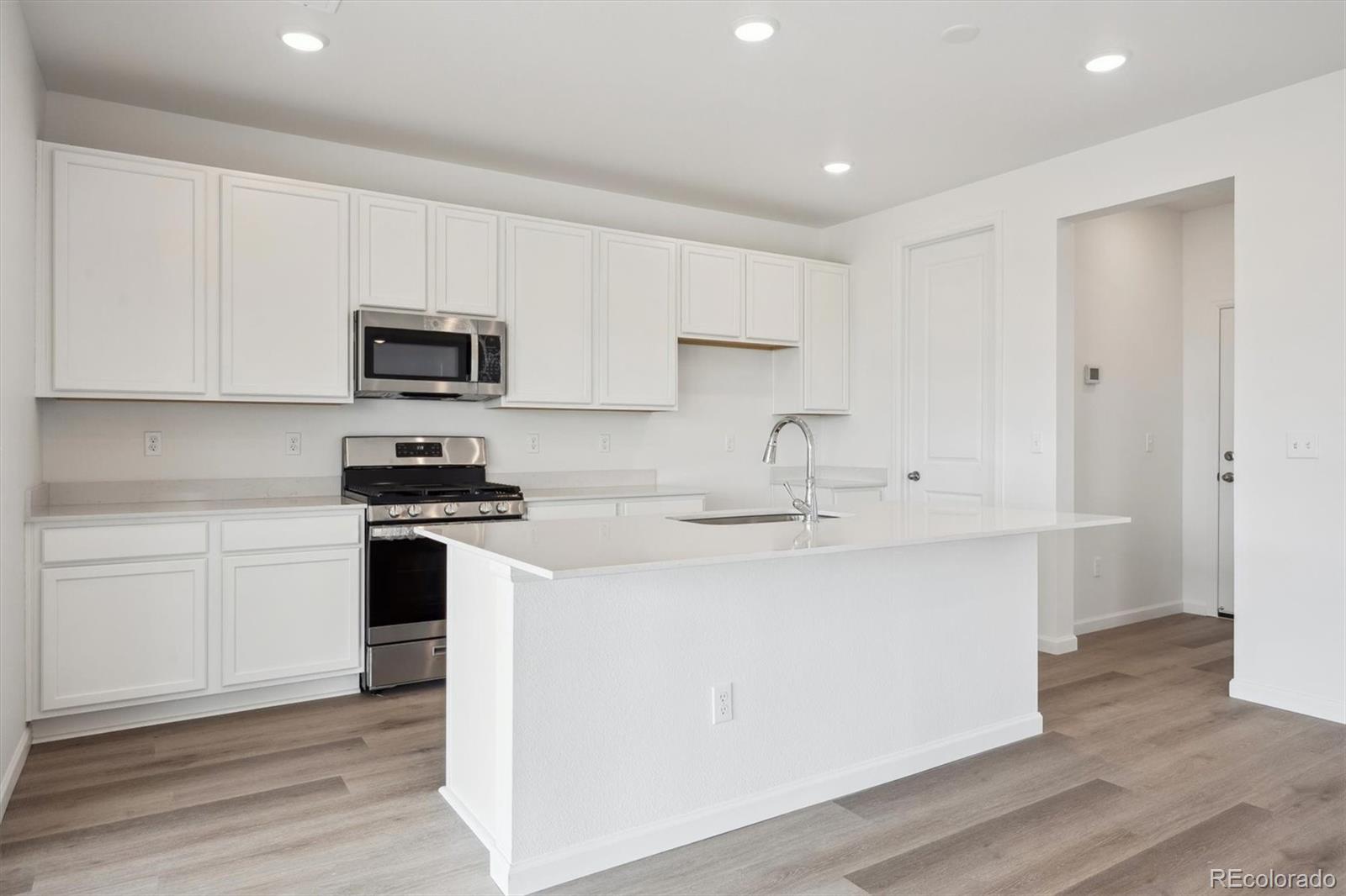 MLS Image #6 for 24790 e 39th avenue,aurora, Colorado
