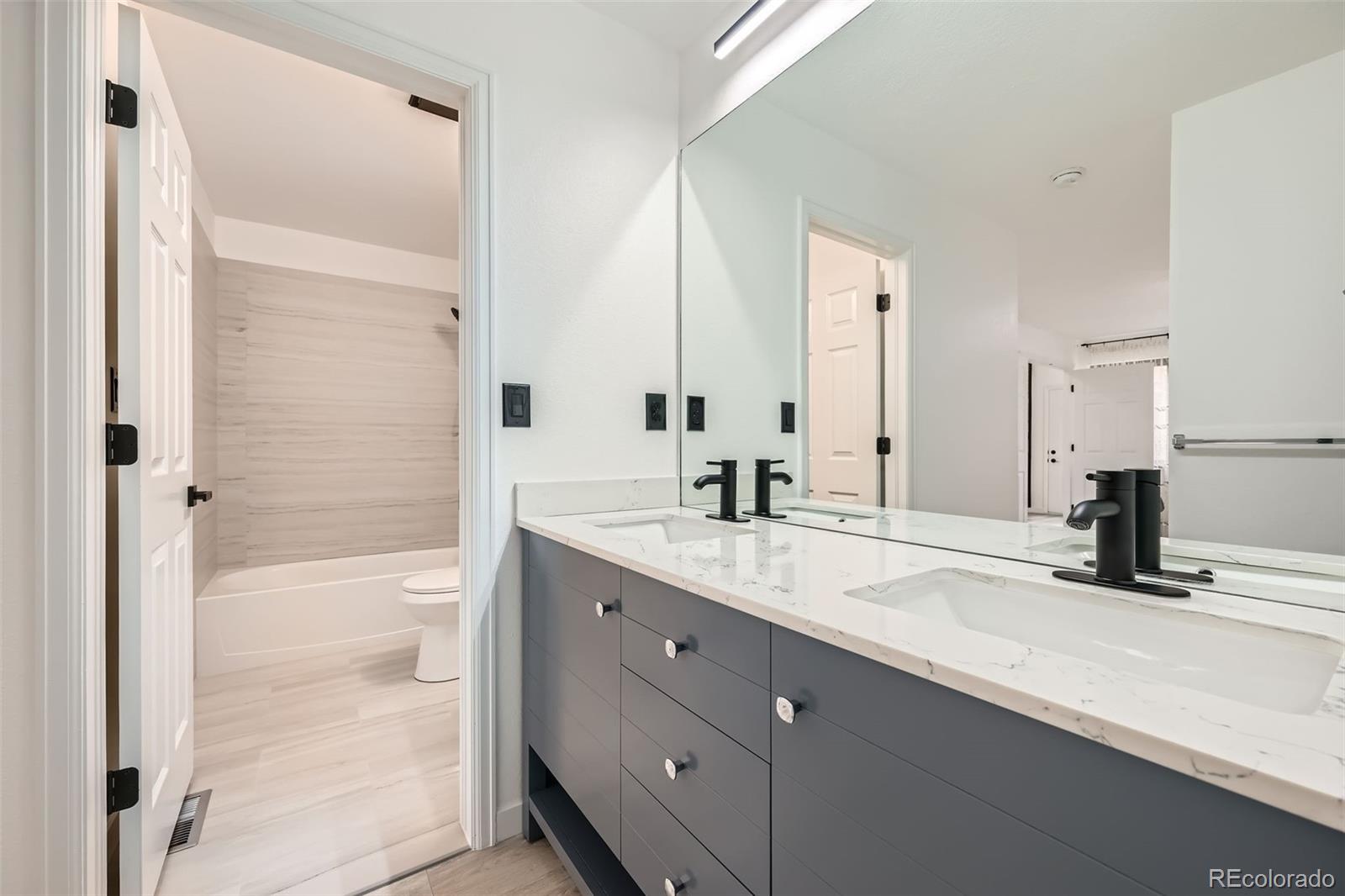 MLS Image #20 for 2685 s dayton way,denver, Colorado