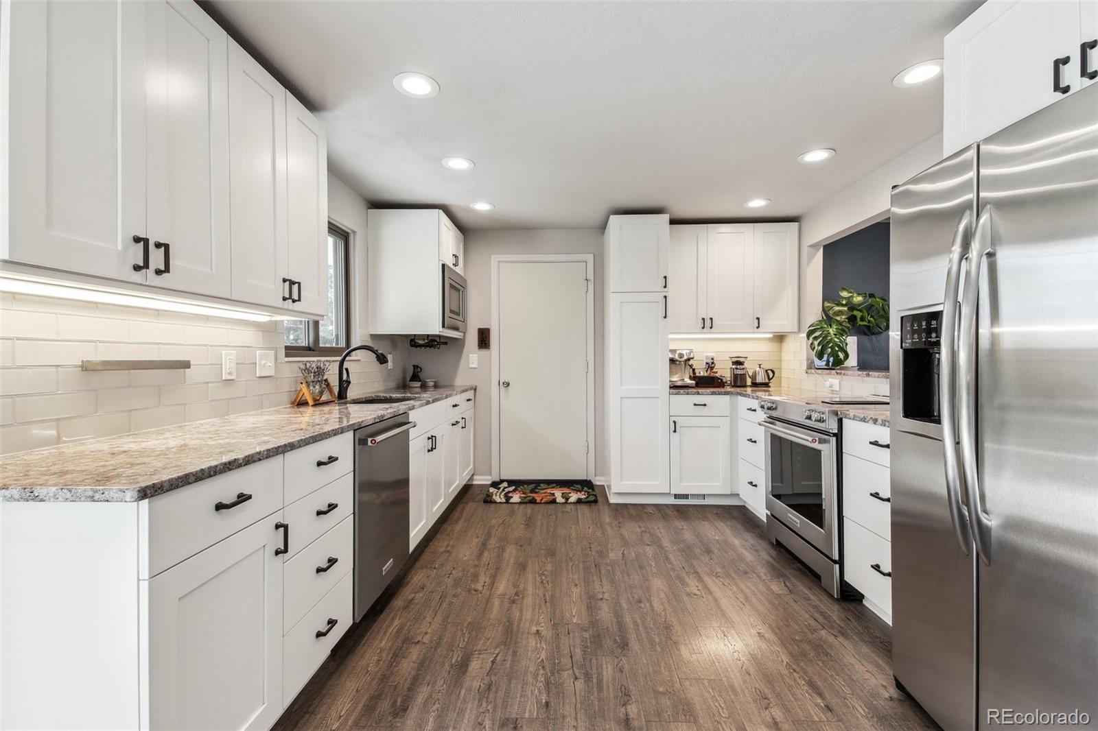 MLS Image #4 for 8898 w harvard place,lakewood, Colorado