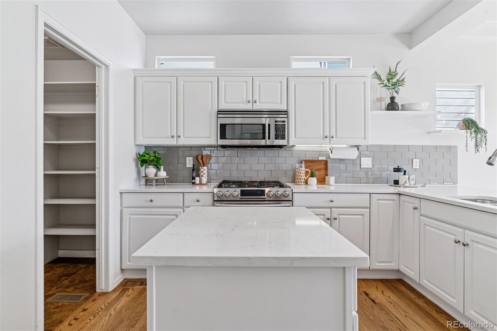 MLS Image #13 for 1913  julian street,denver, Colorado