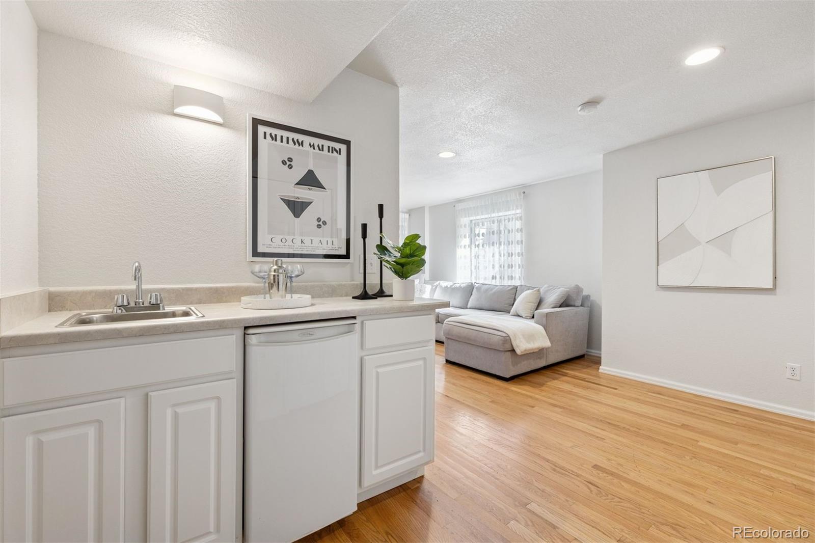 MLS Image #36 for 1913  julian street,denver, Colorado