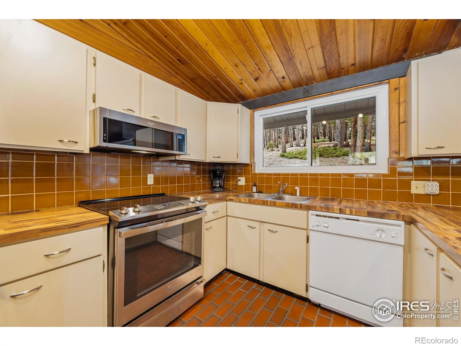 MLS Image #11 for 712  aspen drive,lyons, Colorado