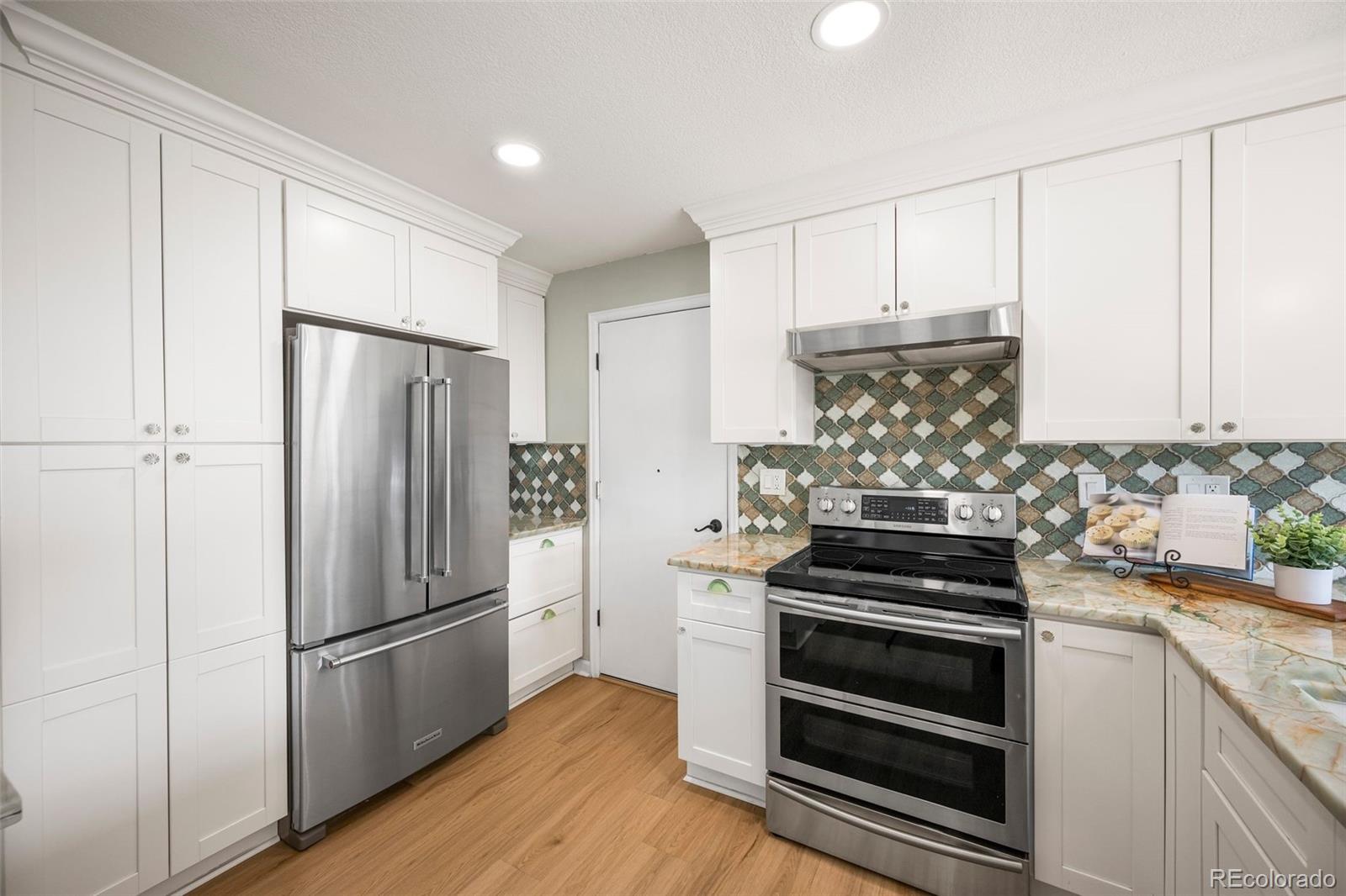 MLS Image #11 for 7546 s penrose court,littleton, Colorado