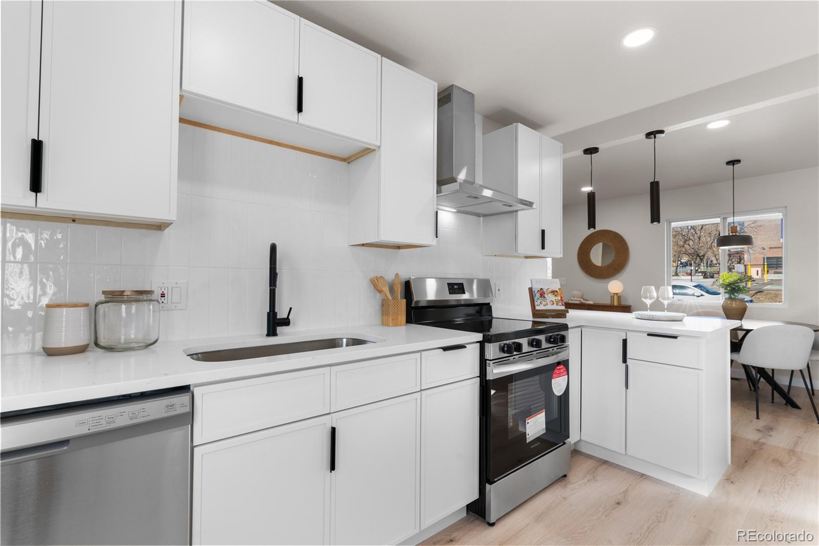 MLS Image #5 for 4910  alcott street,denver, Colorado