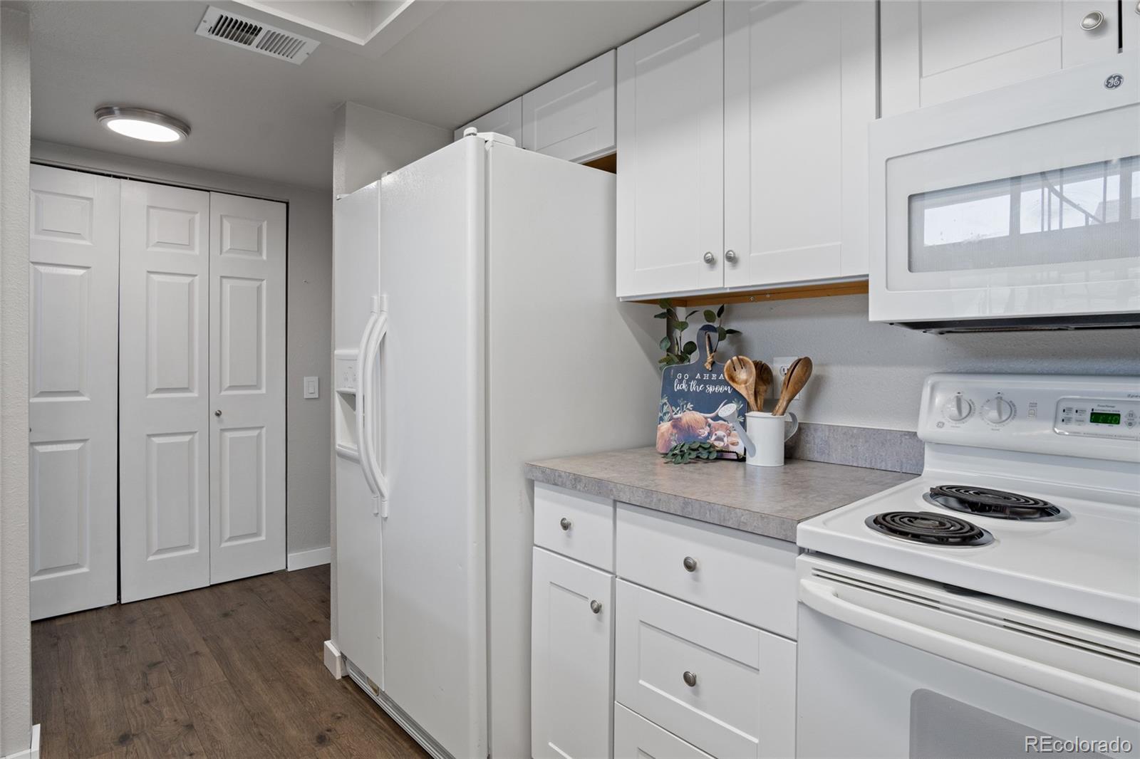 MLS Image #7 for 14046 e stanford circle,aurora, Colorado
