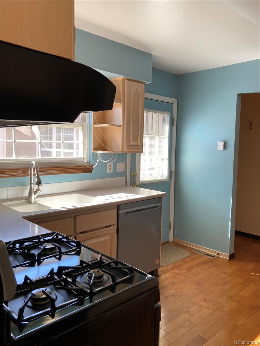 MLS Image #11 for 9050 e cherry creek south drive,denver, Colorado