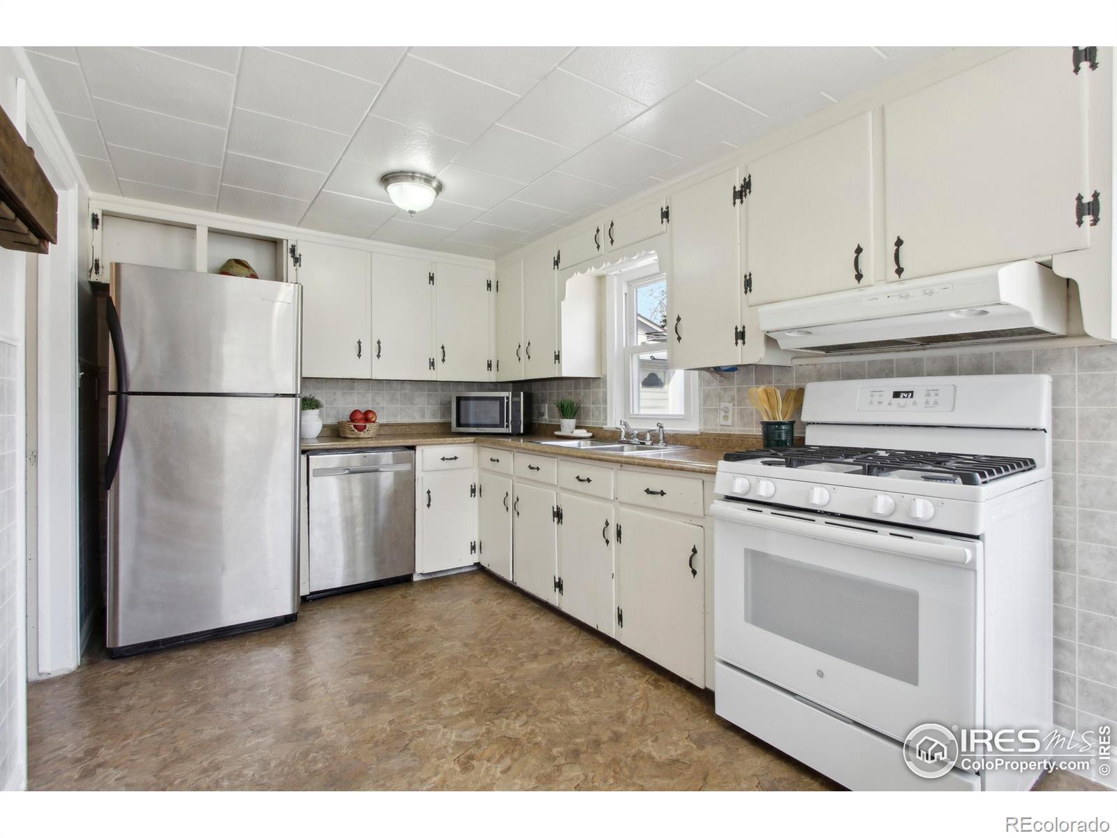 MLS Image #7 for 800 w 10th street,loveland, Colorado