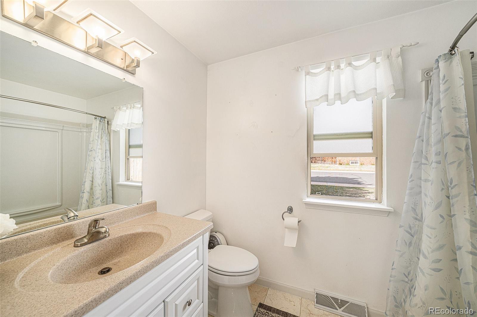 MLS Image #16 for 13036  clayton court,thornton, Colorado