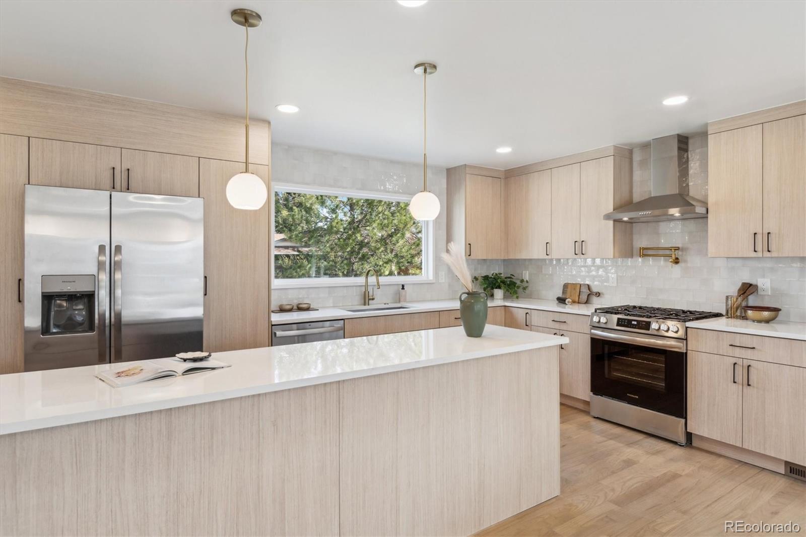 MLS Image #3 for 5467 w hinsdale place,littleton, Colorado