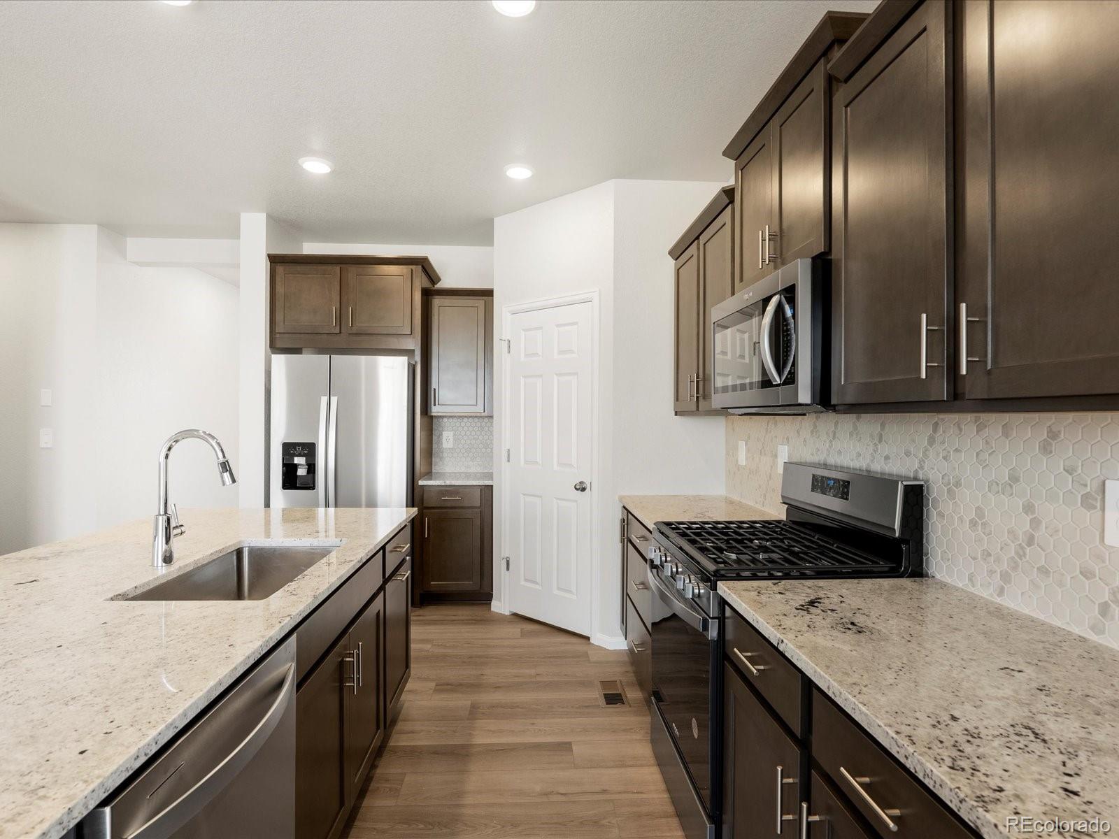 MLS Image #10 for 17437 e 89th way,commerce city, Colorado