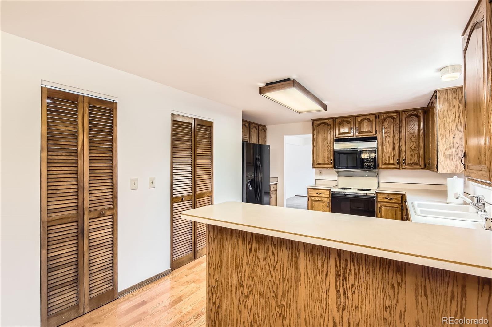 MLS Image #11 for 3270 s krameria street,denver, Colorado
