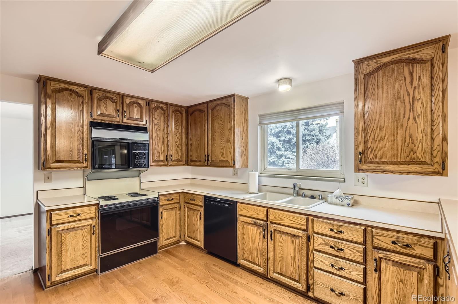MLS Image #9 for 3270 s krameria street,denver, Colorado