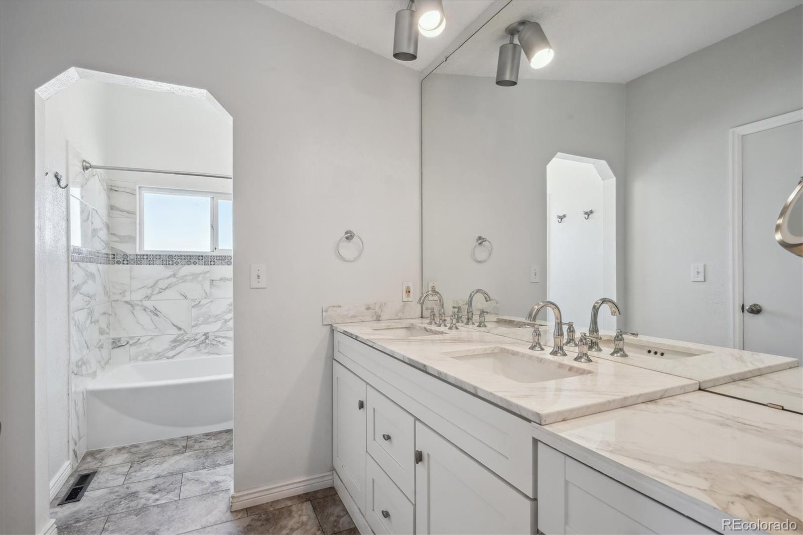 MLS Image #17 for 2743 s uravan street,aurora, Colorado