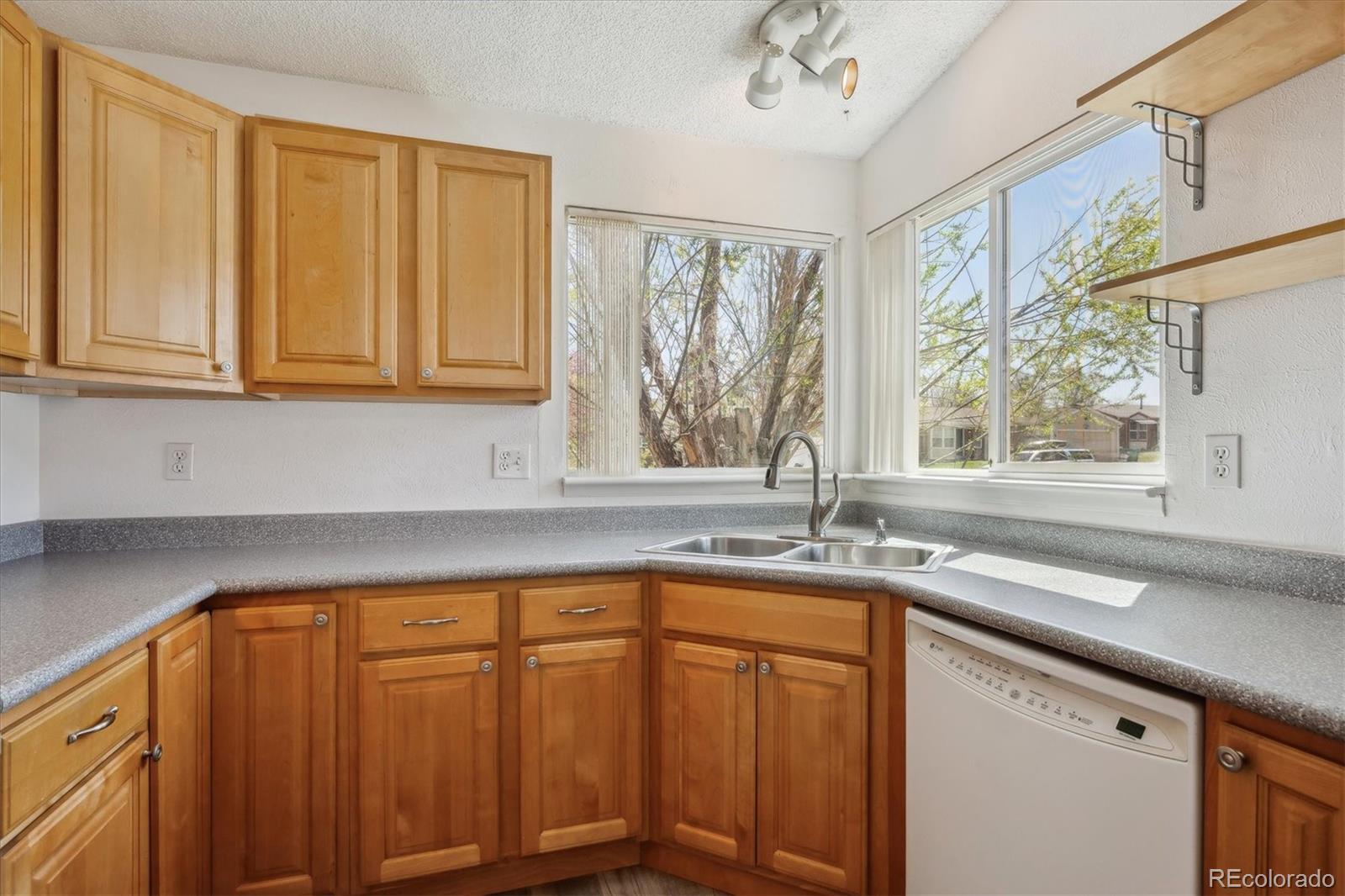MLS Image #5 for 2743 s uravan street,aurora, Colorado