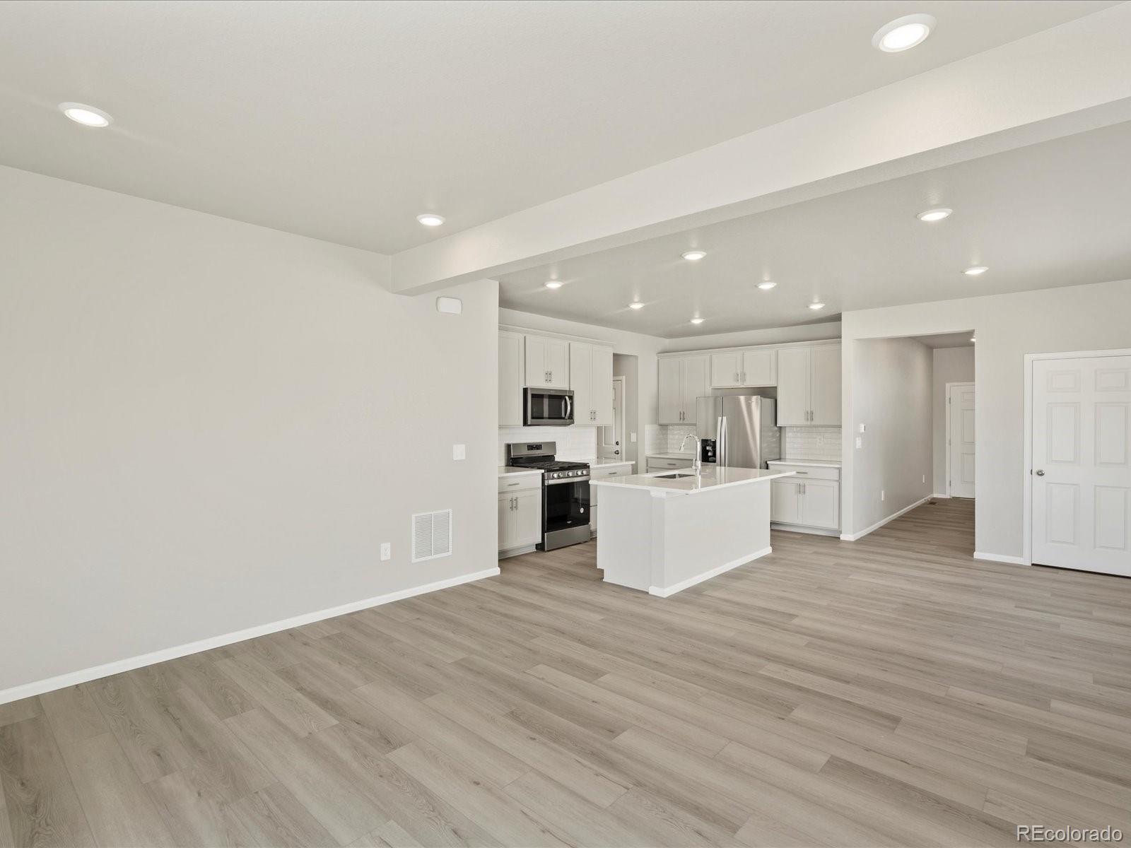 MLS Image #6 for 640  98th avenue,greeley, Colorado