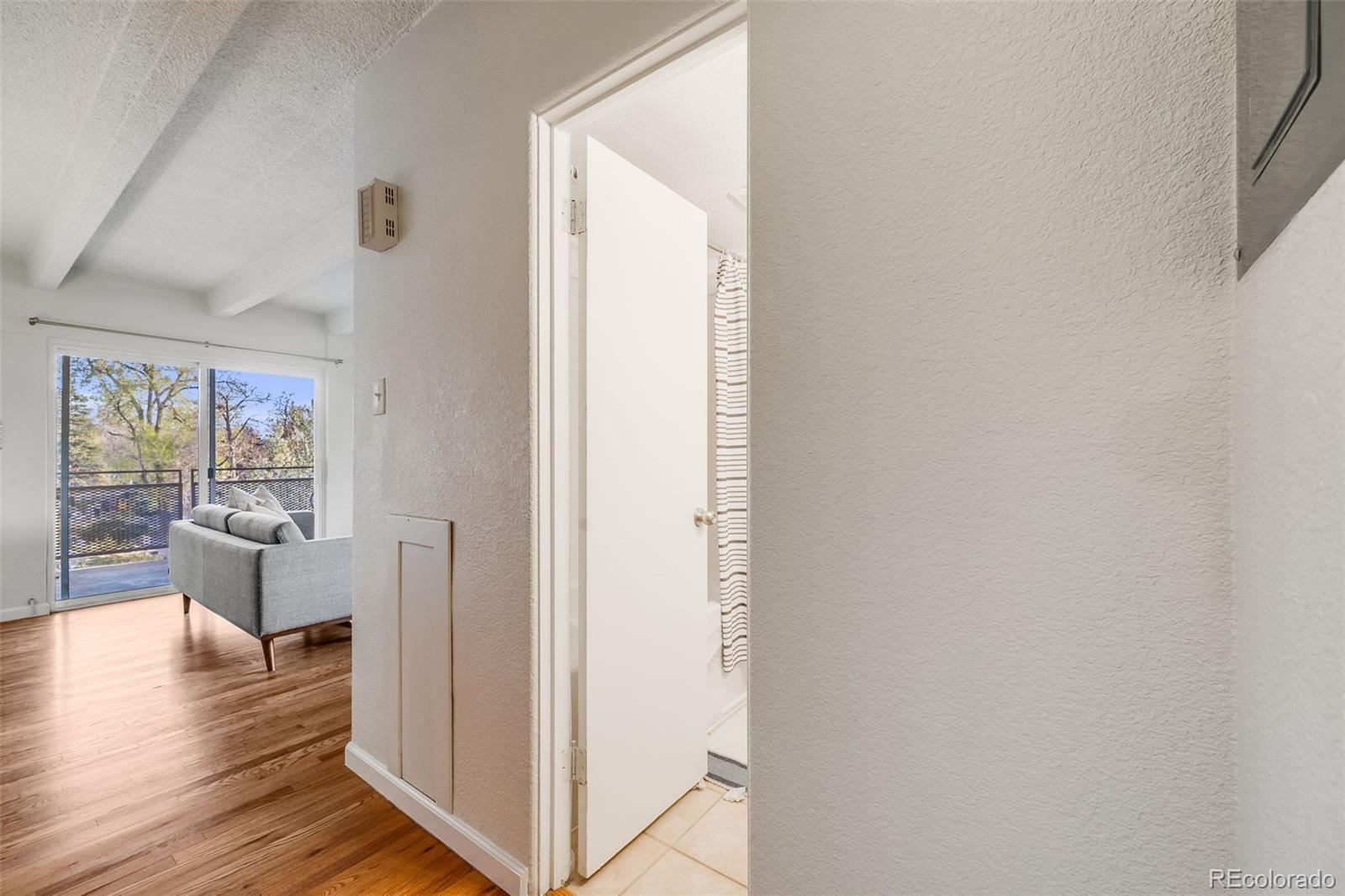 MLS Image #12 for 250 n pearl street,denver, Colorado