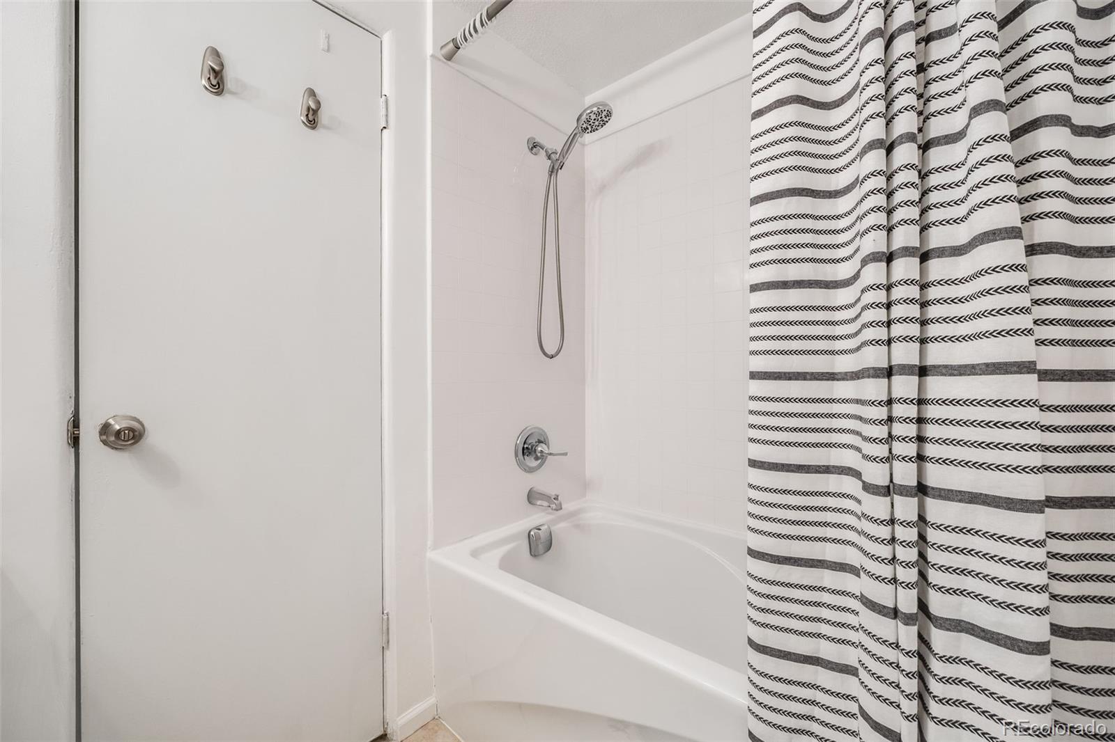 MLS Image #14 for 250 n pearl street,denver, Colorado