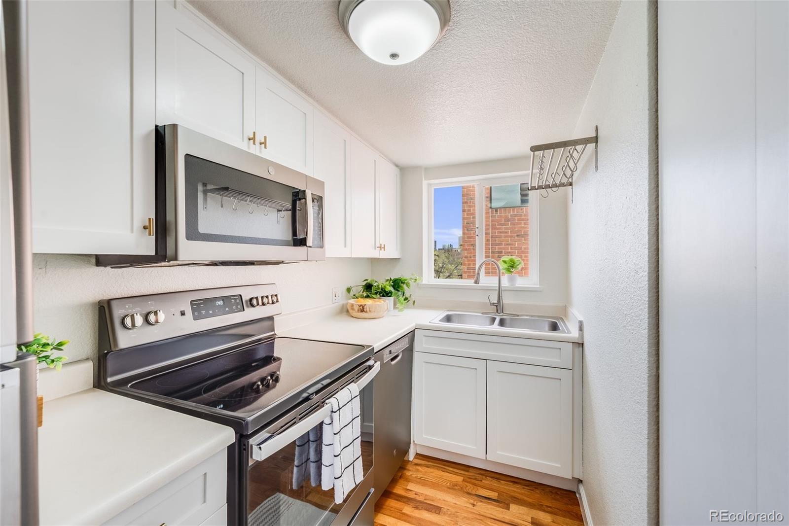 MLS Image #6 for 250 n pearl street,denver, Colorado