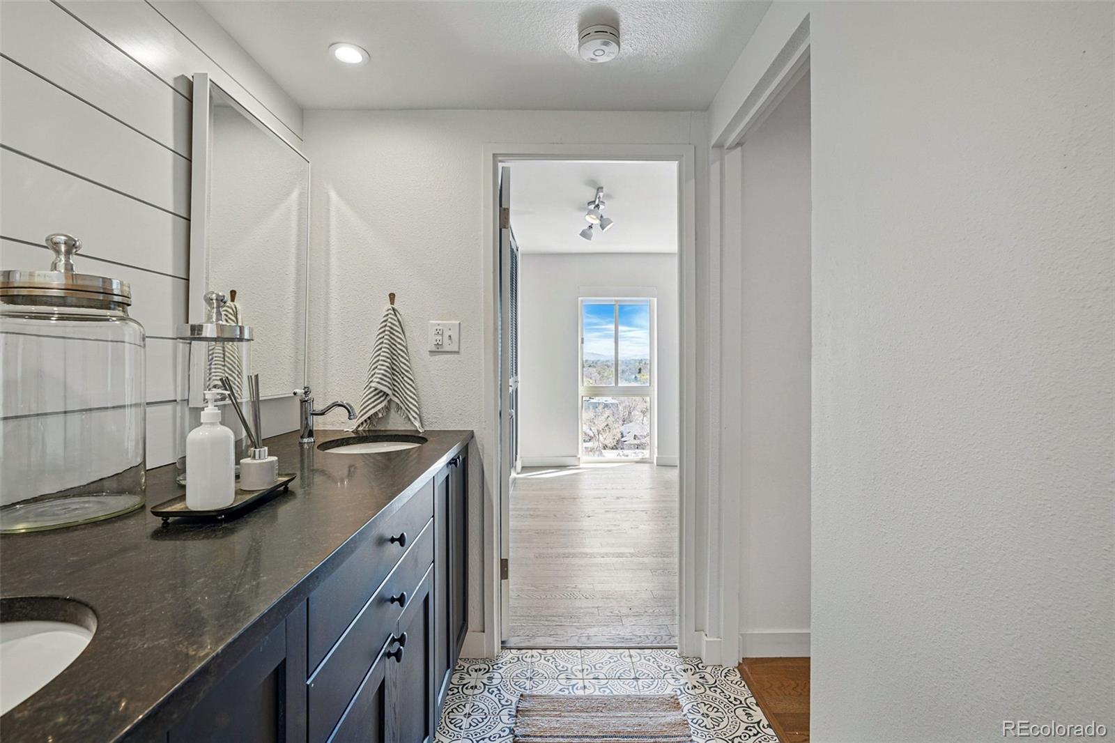 MLS Image #11 for 700 n washington street,denver, Colorado