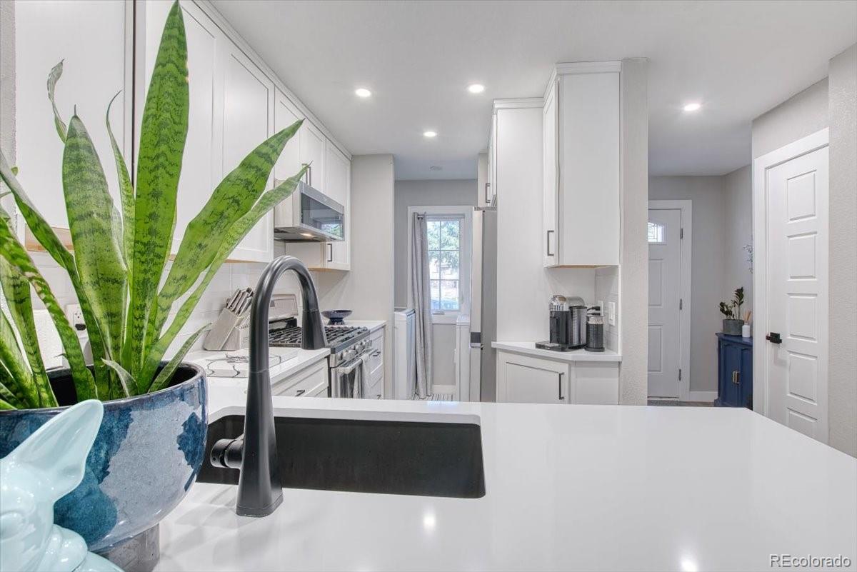 MLS Image #5 for 1811 s quebec way,denver, Colorado