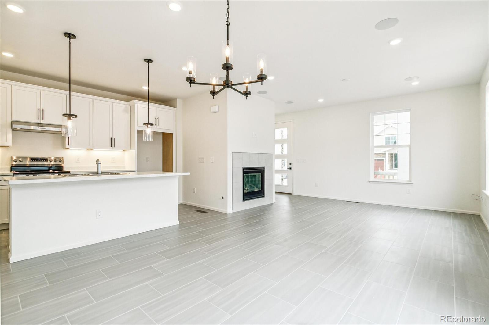 MLS Image #2 for 5788 n killarney way,aurora, Colorado