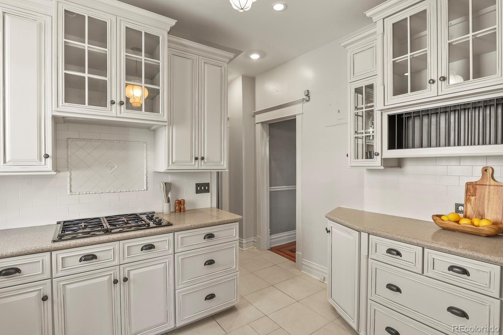MLS Image #11 for 1229  saint paul street,denver, Colorado