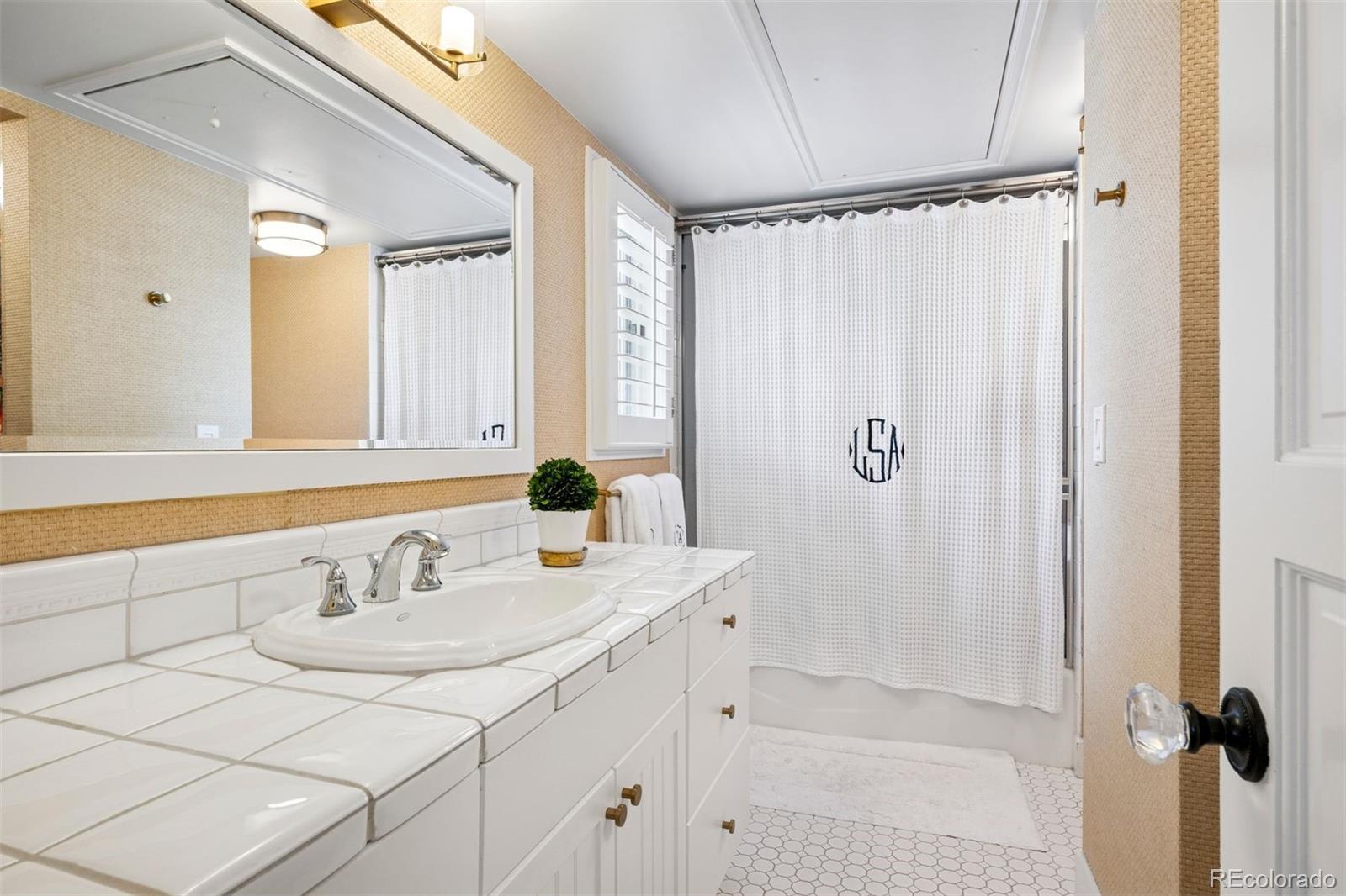 MLS Image #17 for 6375 e tufts avenue,englewood, Colorado