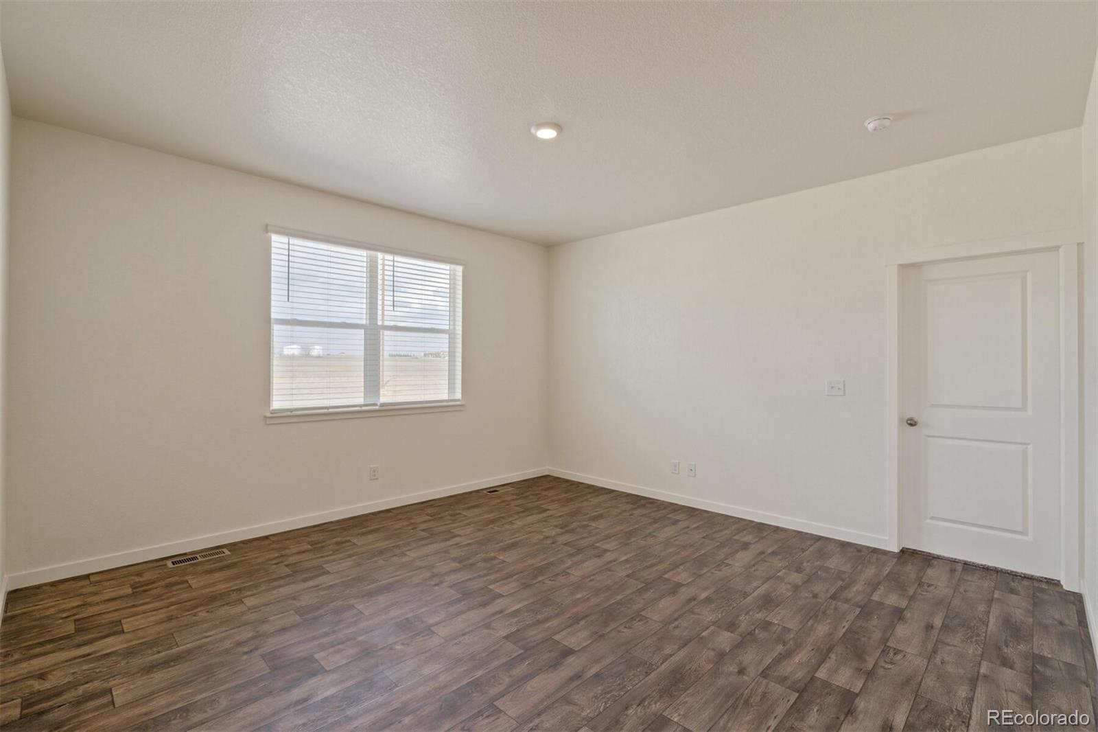 MLS Image #13 for 817  ledge street,lochbuie, Colorado