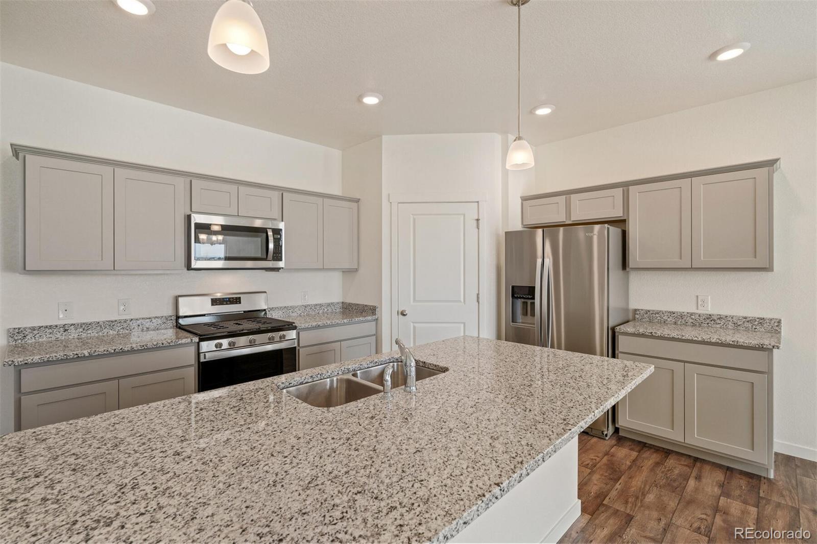 MLS Image #17 for 817  ledge street,lochbuie, Colorado