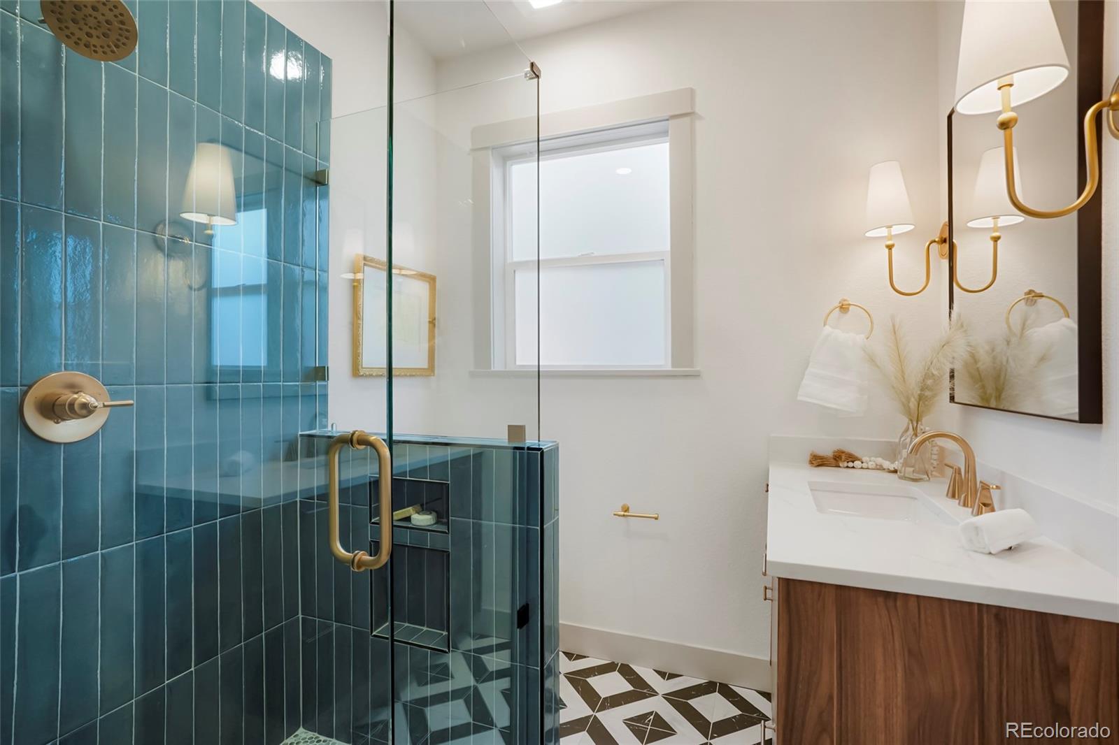 MLS Image #22 for 1337 s lincoln street,denver, Colorado