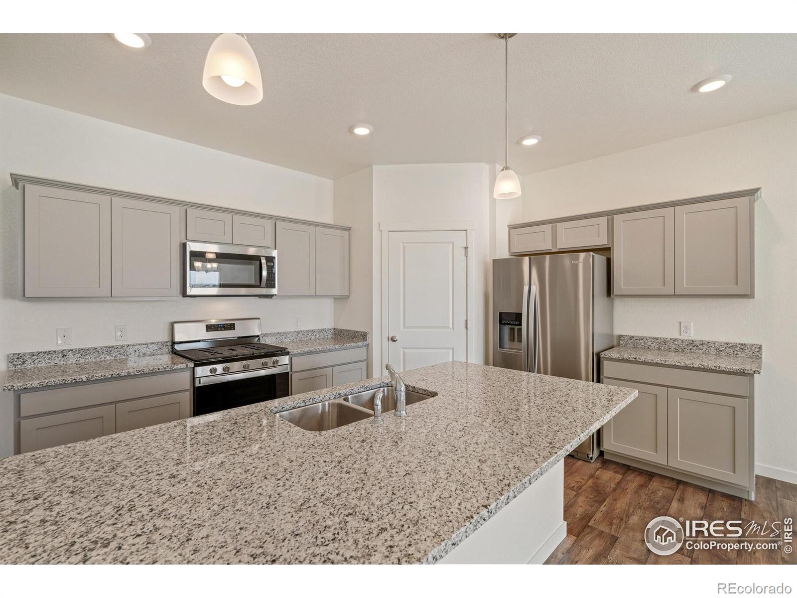 MLS Image #18 for 817  ledge street,lochbuie, Colorado