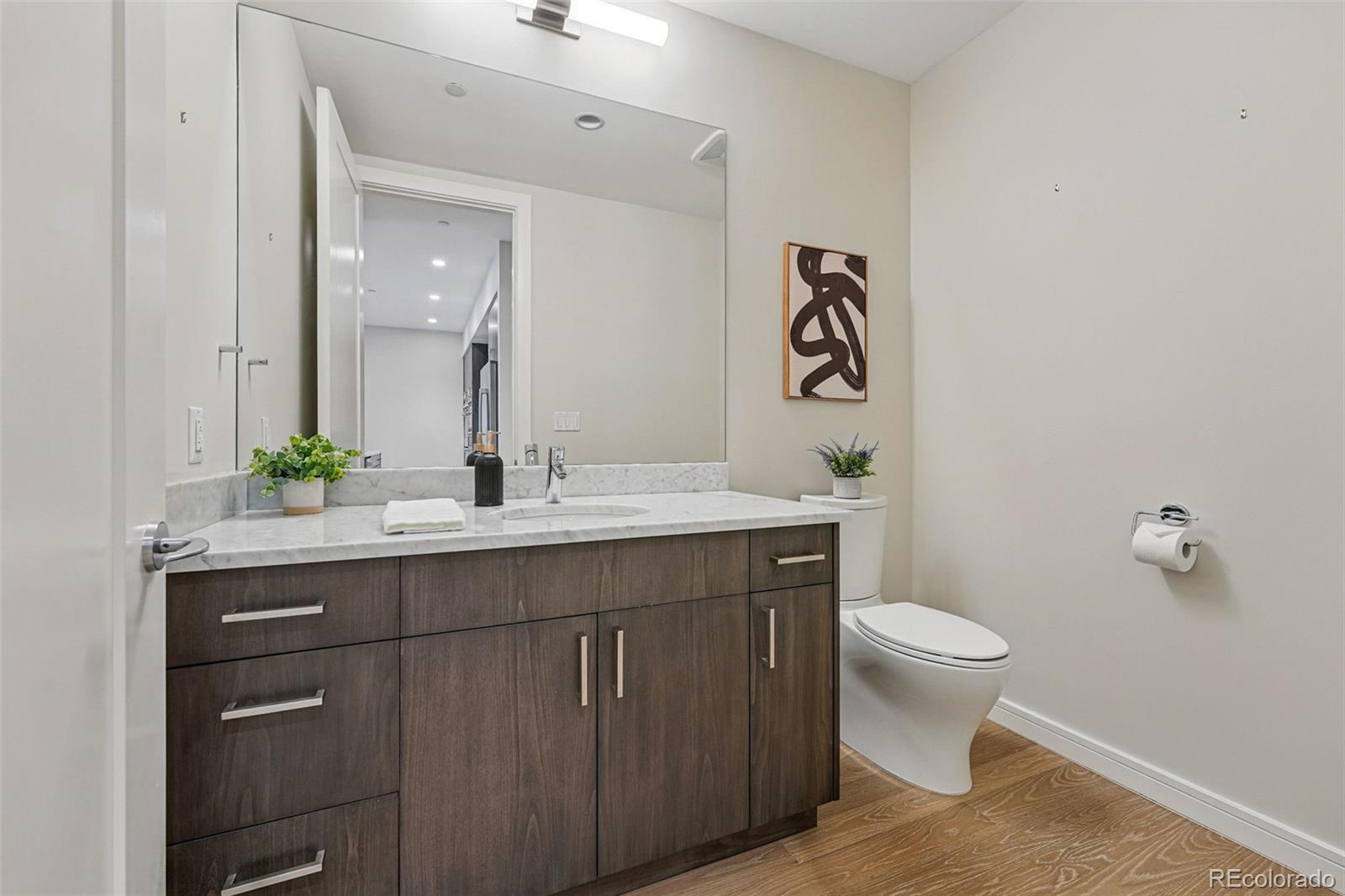 MLS Image #10 for 250  columbine street,denver, Colorado