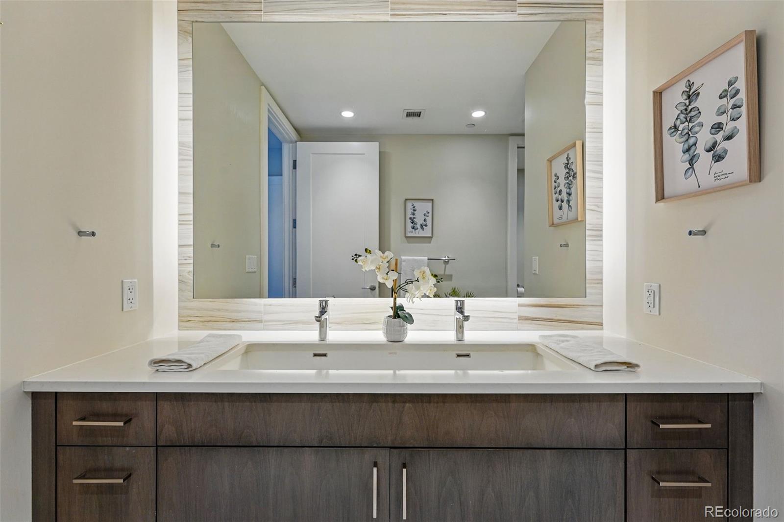 MLS Image #16 for 250  columbine street,denver, Colorado