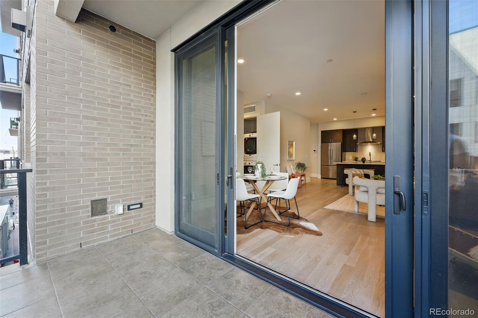 MLS Image #19 for 250  columbine street,denver, Colorado