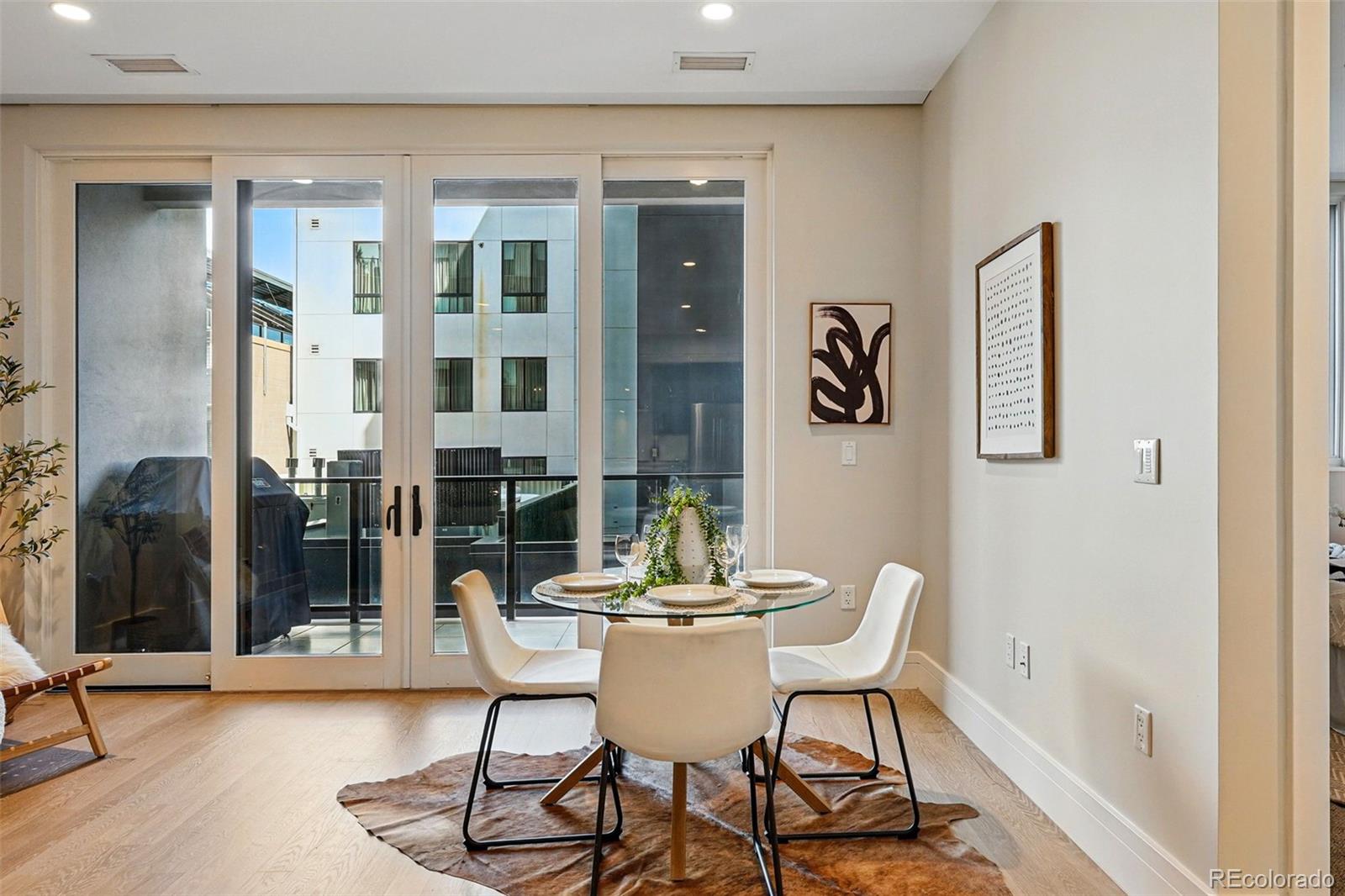 MLS Image #8 for 250  columbine street,denver, Colorado