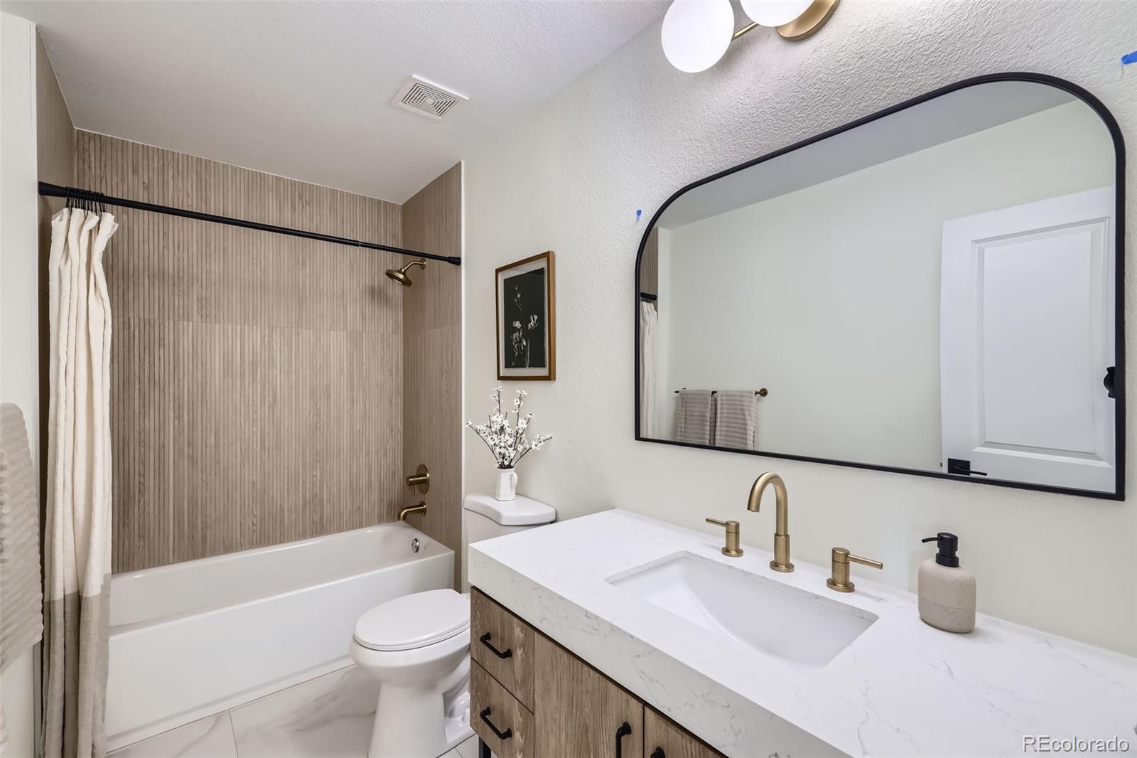 MLS Image #15 for 11981 e yale avenue,aurora, Colorado