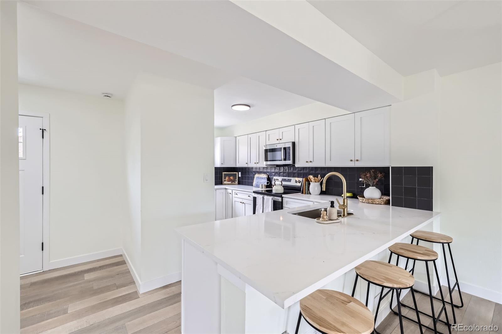 MLS Image #7 for 11981 e yale avenue,aurora, Colorado