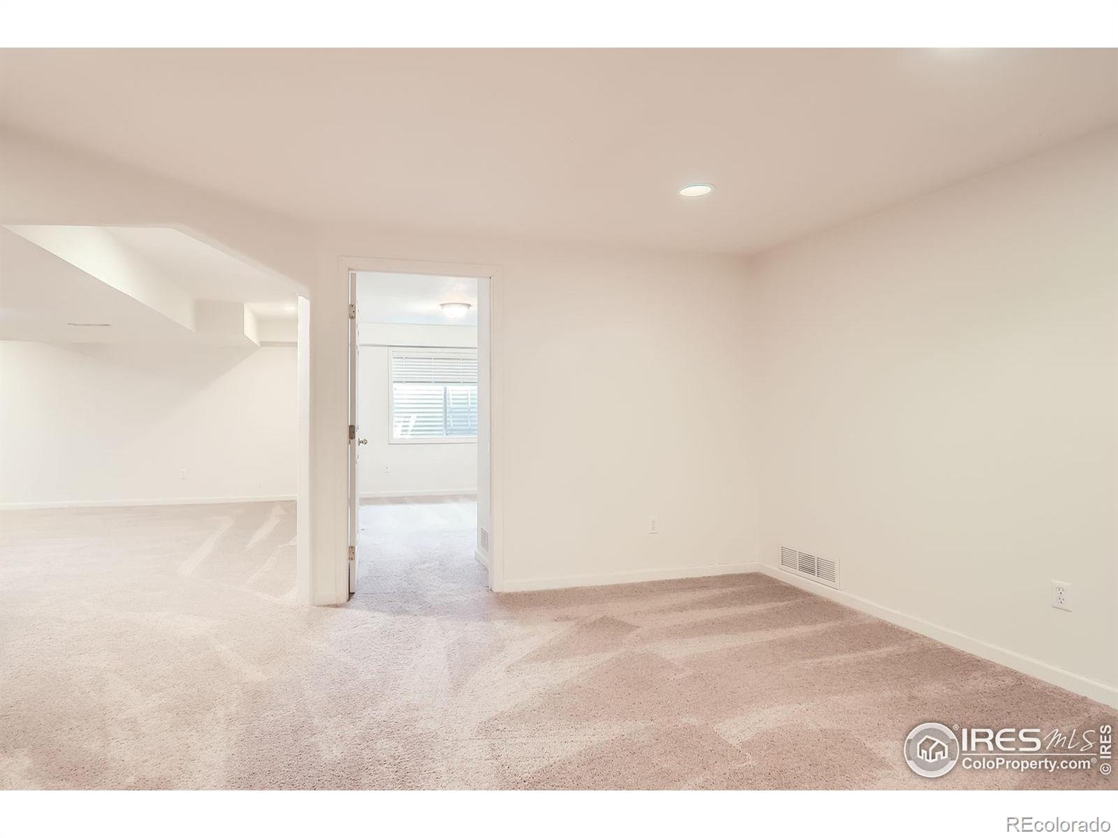 MLS Image #19 for 932  welch avenue,berthoud, Colorado