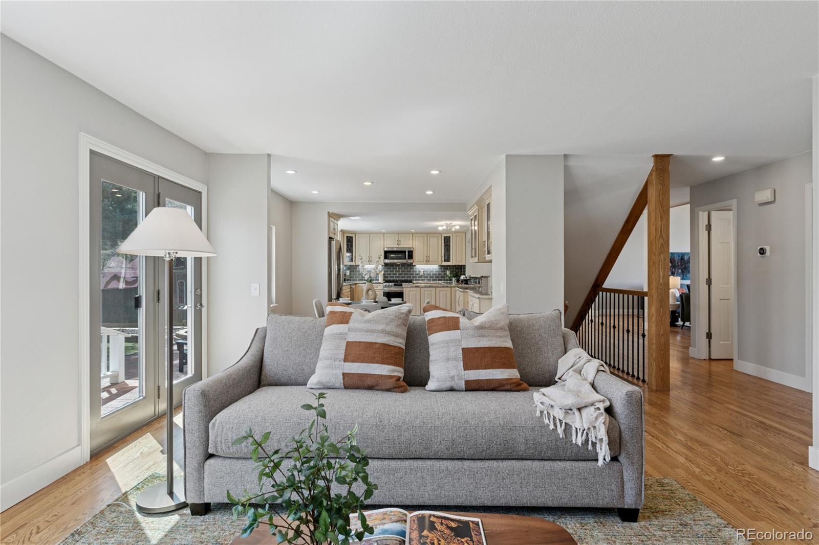 MLS Image #11 for 7470 s steele circle,centennial, Colorado
