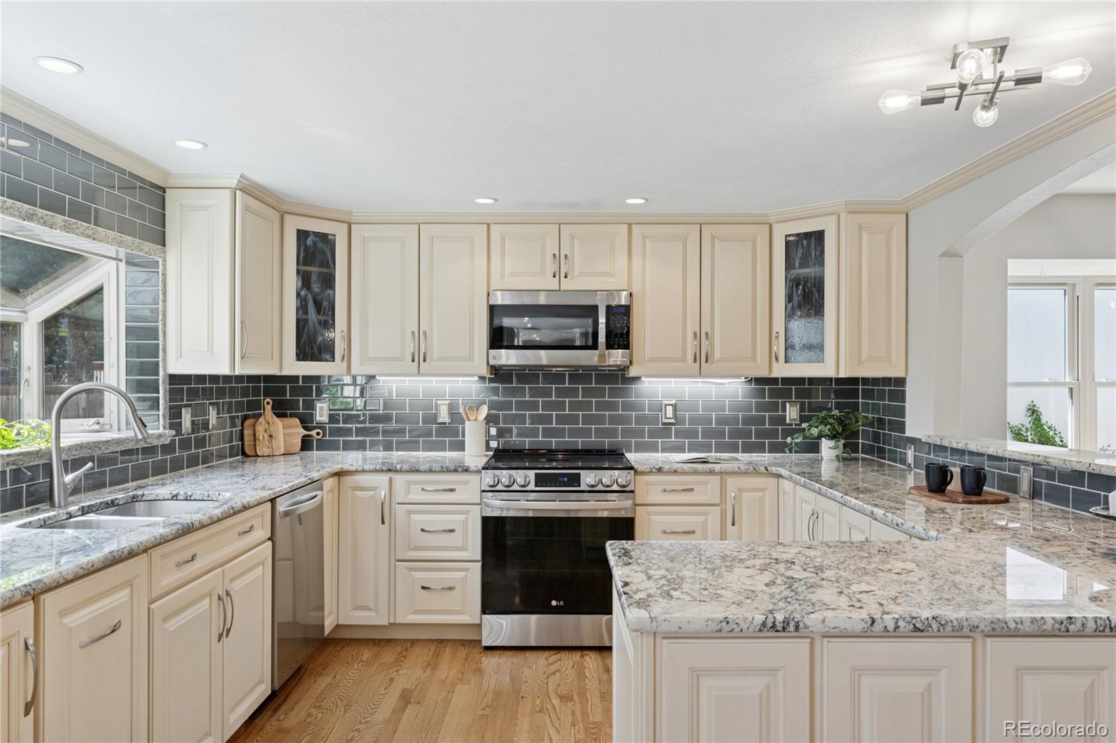 MLS Image #16 for 7470 s steele circle,centennial, Colorado